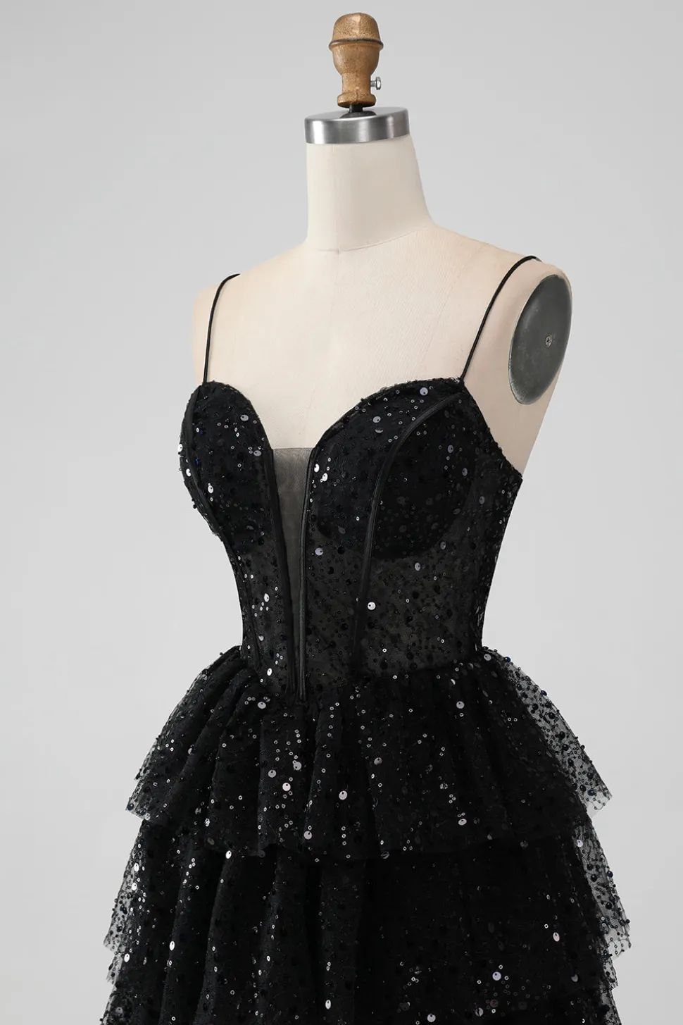 Sparkly Preto Espaghetti Correias Tiered Homecoming Dress com Sequins