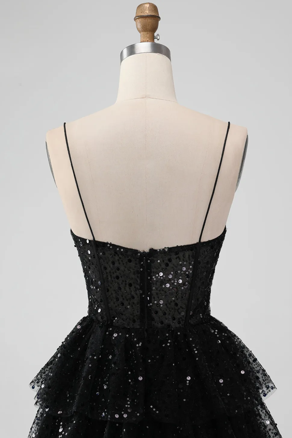 Sparkly Preto Espaghetti Correias Tiered Homecoming Dress com Sequins