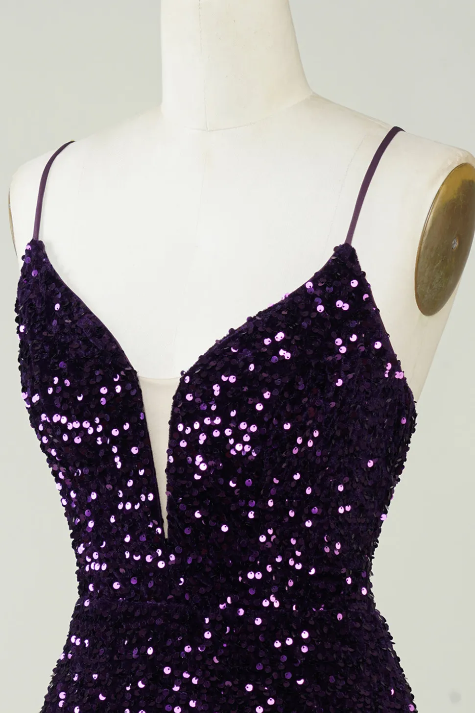 Sparkly Purple Sequins Backless Tight Short Homecoming Dress com fenda