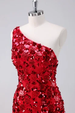 Sparkly Red One Shoulder Tight Short Homecoming Dress com lantejoulas