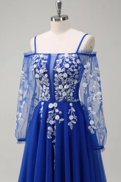 Sparkly Royal Blue A-Line Ombro Frio Mangas Longas Vestido de Baile de Formatura com Apliques