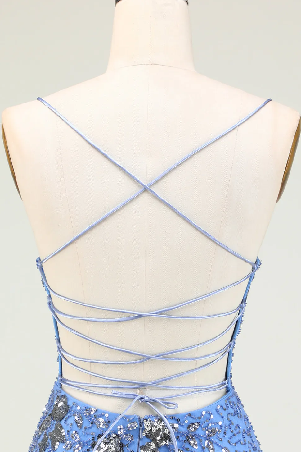 Sparkly Sheath Espaghetti Correias Cinzento Azul Sequins Vestido Curto Homecoming com Criss Cross Back