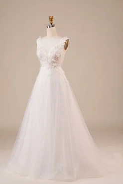 Sparkly Tule frisado marfim longo vestido de noiva