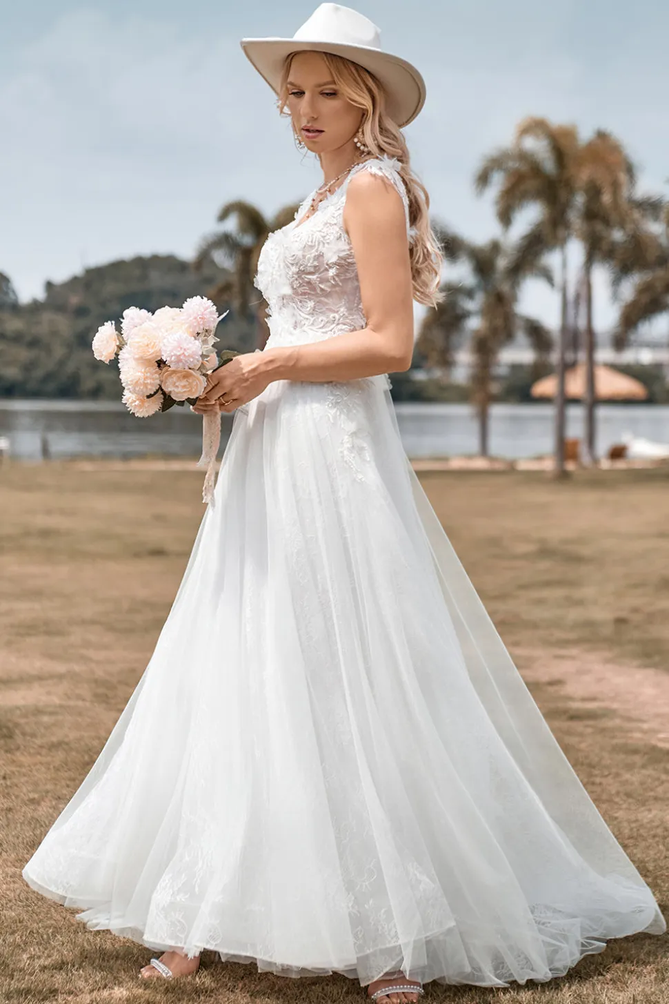 Sparkly Tule frisado marfim longo uma linha vestido de noiva