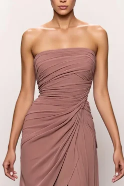 Strapless Blush Backless Ruched longo vestido de noite com fenda