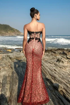 Strapless Borgonha Sereia Vestido de Noite com Fenda