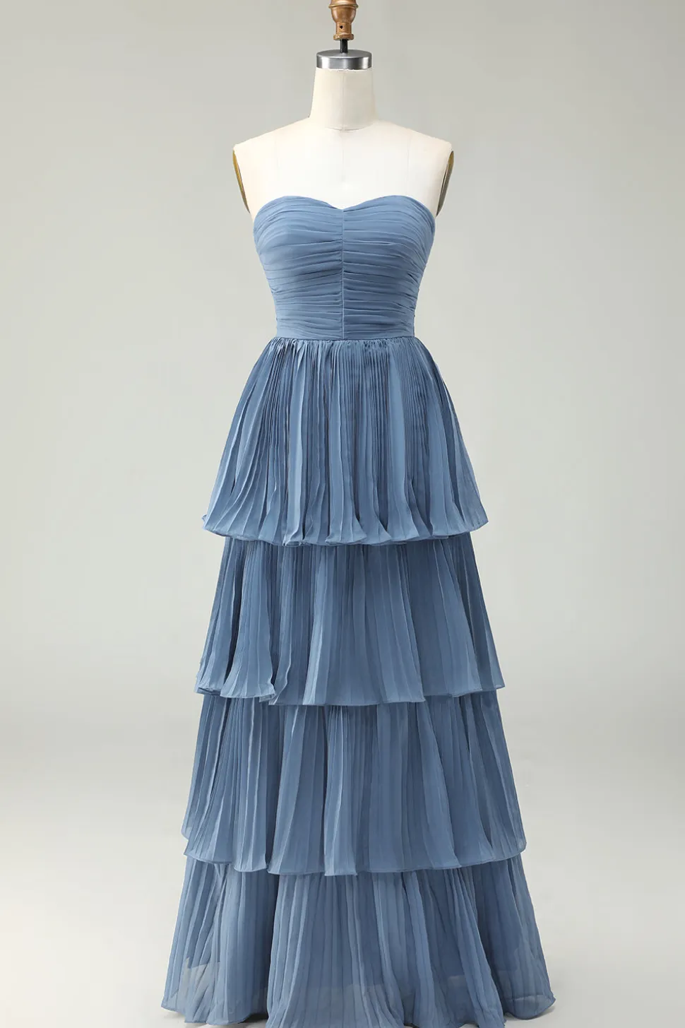 Strapless Dusty Blue A-Line plissado Tiered Long Bridesmaid Dress