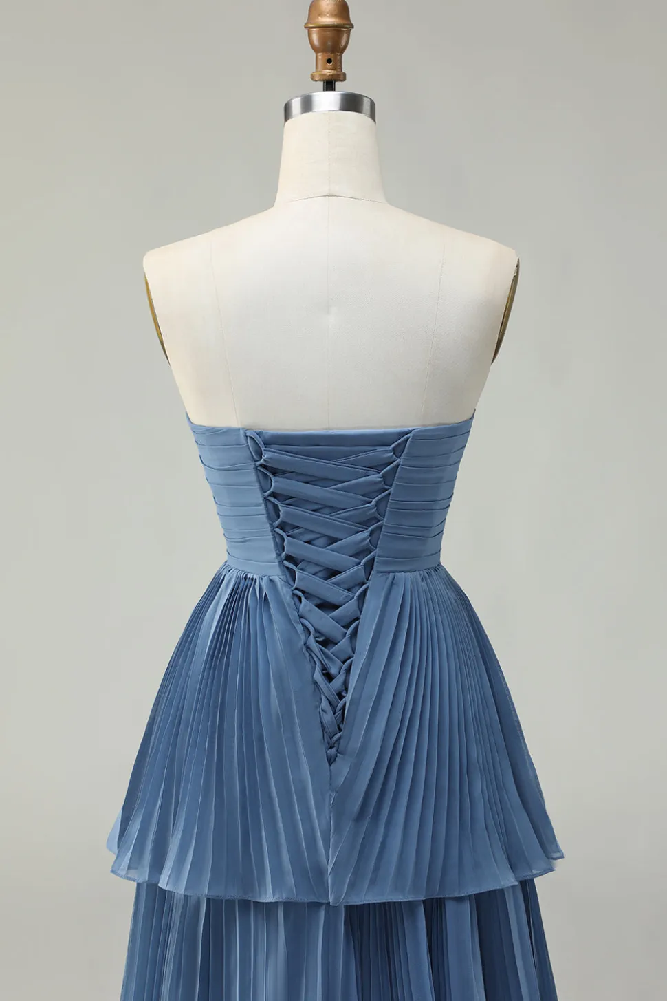 Strapless Dusty Blue A-Line plissado Tiered Long Bridesmaid Dress