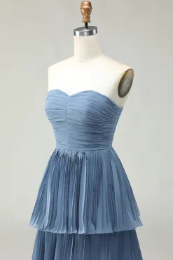 Strapless Dusty Blue A-Line plissado Tiered Long Bridesmaid Dress