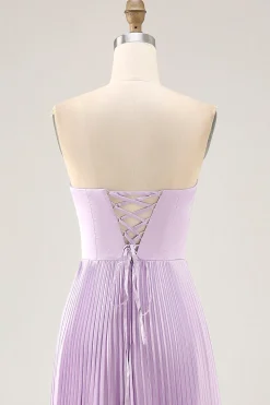 Strapless plissado lilás uma linha longo vestido de dama de honra