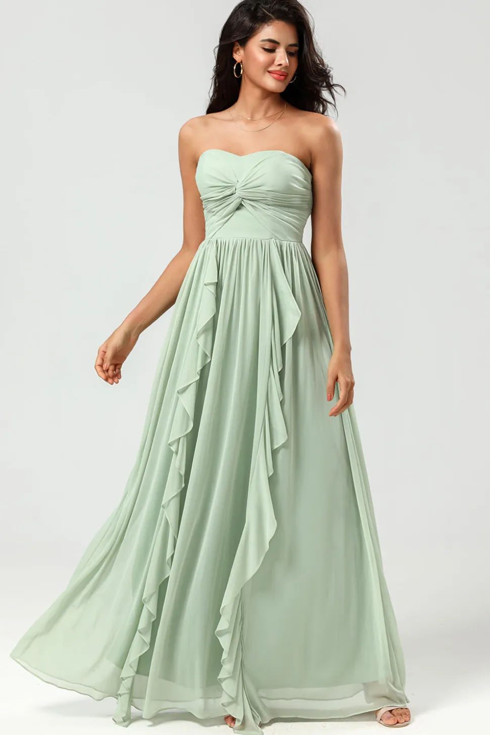 Strapless Uma linha Chiffon vestido verde dama de honra com plissado