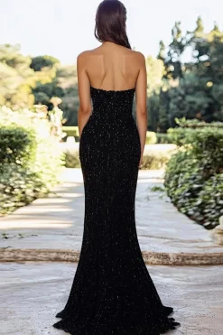 Strapless Uma linha preta Sequined Prom Dress With Slit