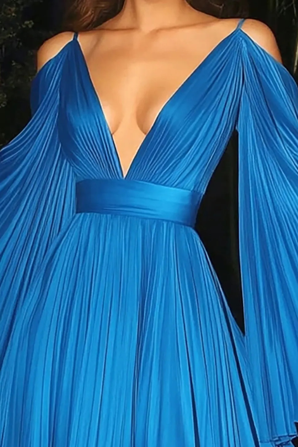 Sun-Plissado Azul Chiffon Uma Linha Deep V Pescoço Esparguete Correias Vestido Gala
