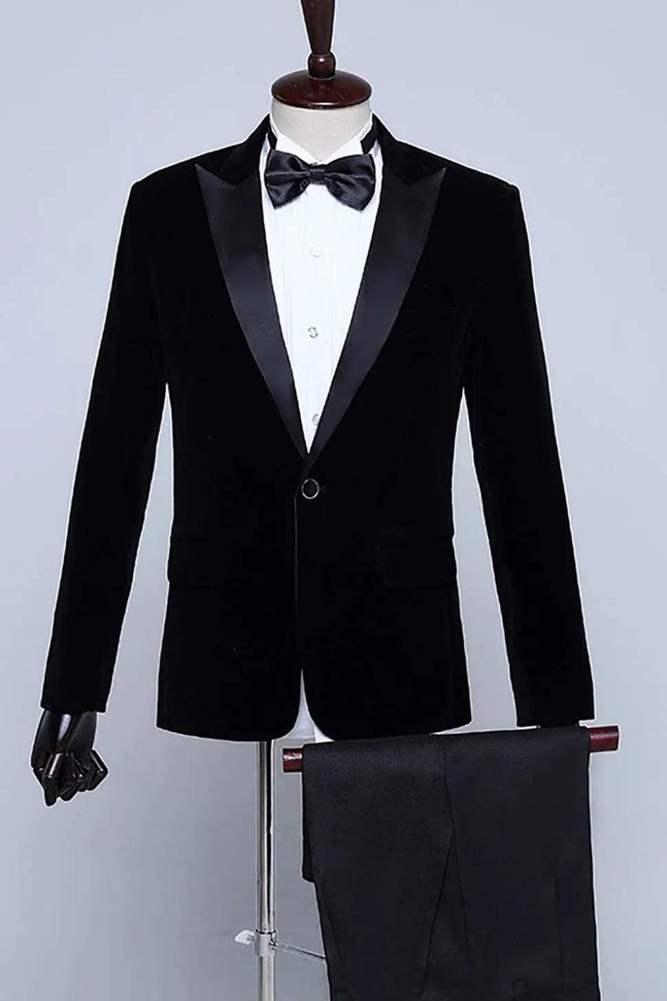 Terno masculino de veludo preto