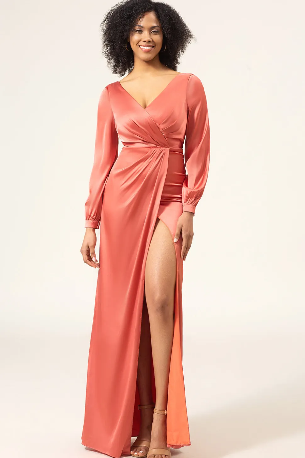 Terracota A-Line V-Neck cetim vestido de dama de honra com fenda