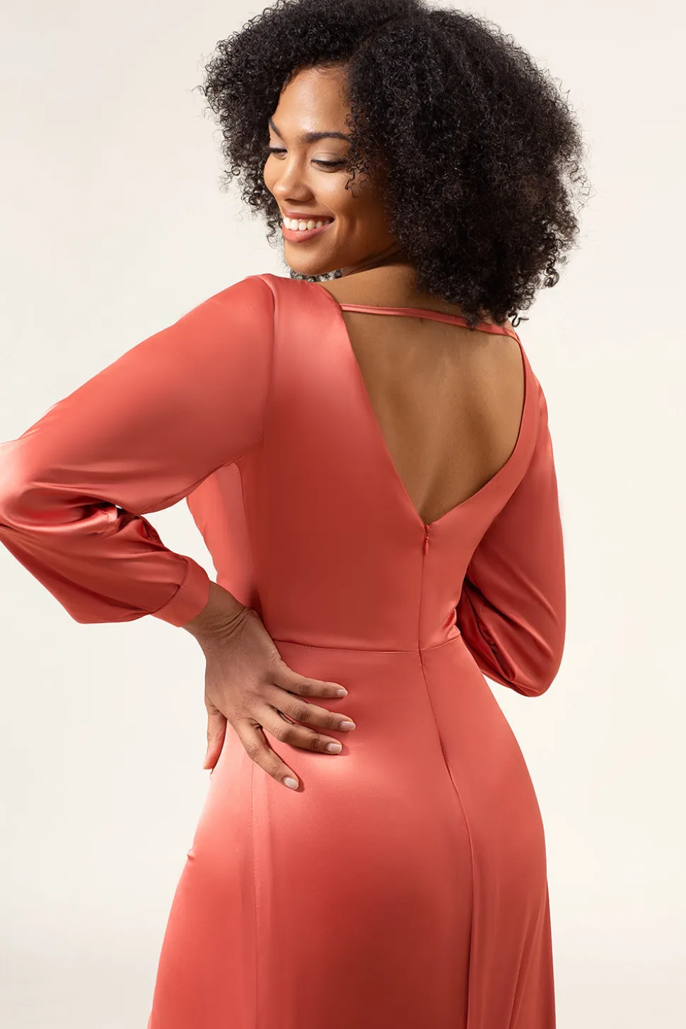 Terracota A-Line V-Neck cetim vestido de dama de honra com fenda