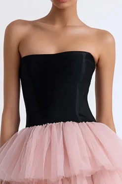 Tiered Preto e Rosa A-Line Strapless Tule Vestido Preto Pequeno