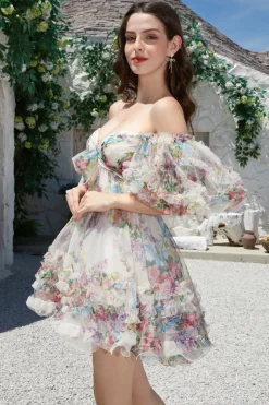 Trendy A Line Ivory Floral Printed Short Tulle Homecoming Dress com mangas curtas