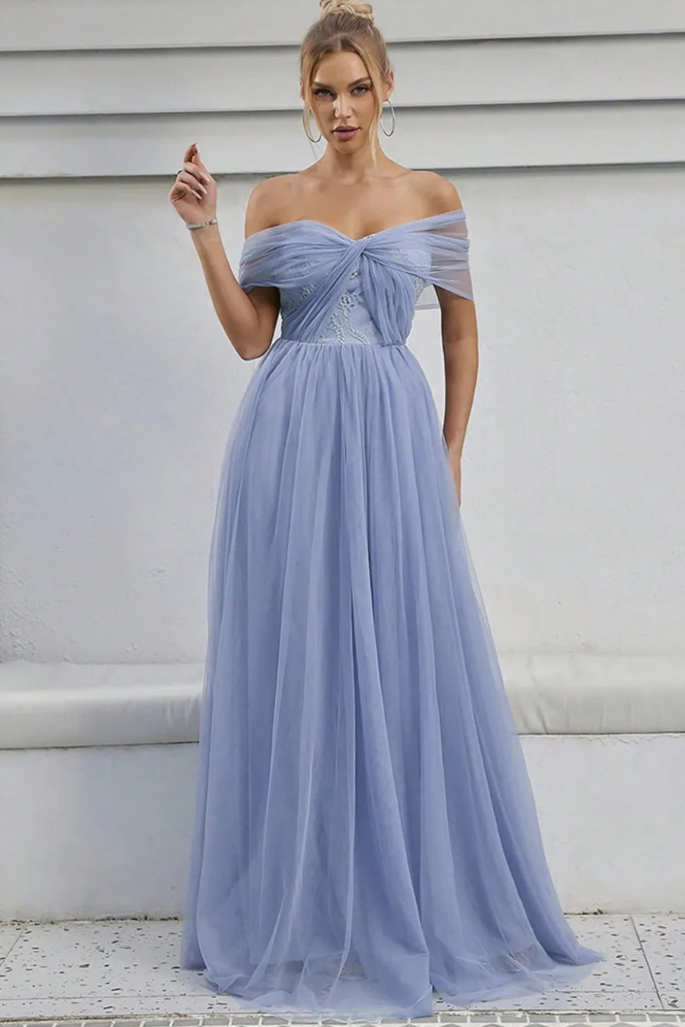 Tule Azul Fora do Ombro Um Vestido Formal Linha