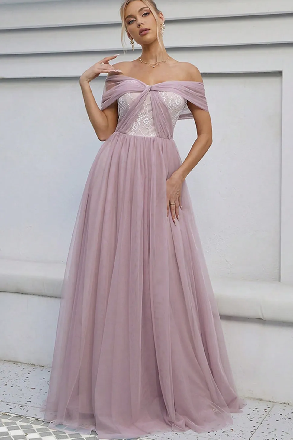 Tule Azul Fora do Ombro Um Vestido Formal Linha