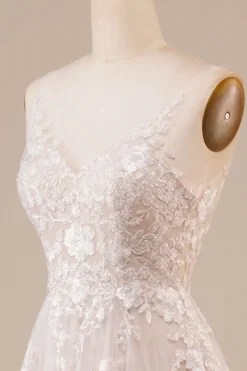 Tule Backless Marfim Vestido de Noiva Longo com Bordado
