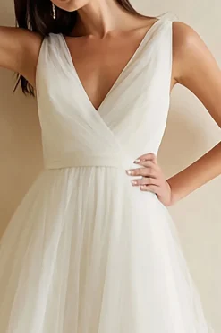 Tule Branco Uma Linha V-Neck Midi Vestido de Noiva