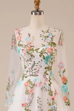 Tule mangas compridas longo vestido de noiva de marfim com bordado