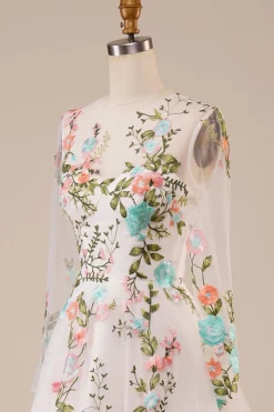 Tule mangas compridas longo vestido de noiva de marfim com bordado