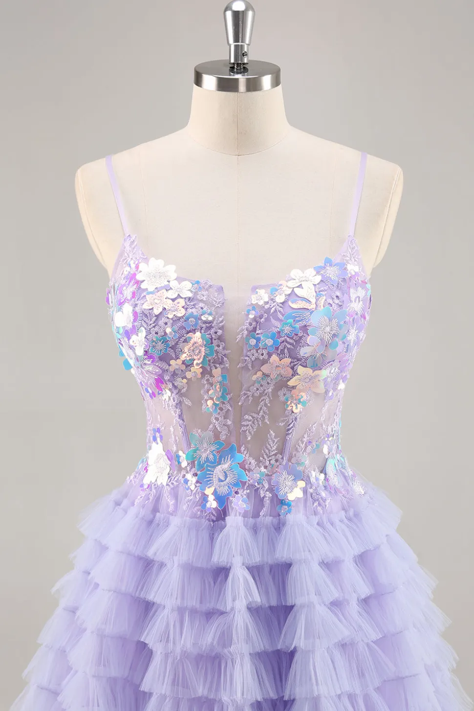 Tule roxo em camadas uma linha Homecoming Dress com apliques