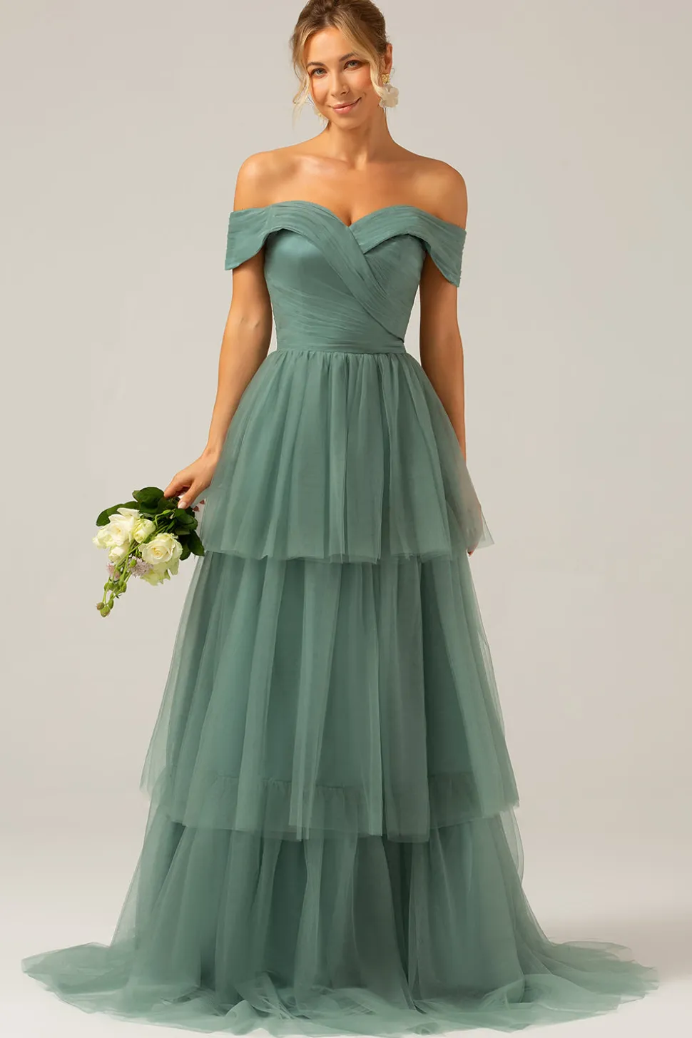 Tule verde cinza Uma linha fora do ombro vestido de dama de honra em camadas