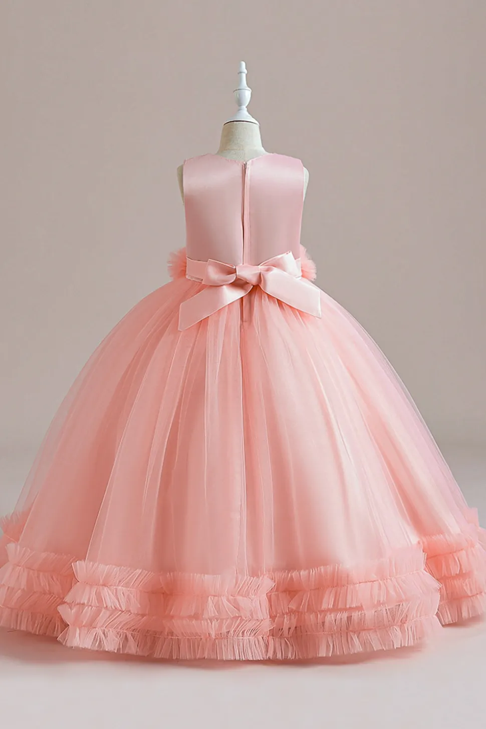 Tule verde sem mangas Um vestido de menina linha com renda