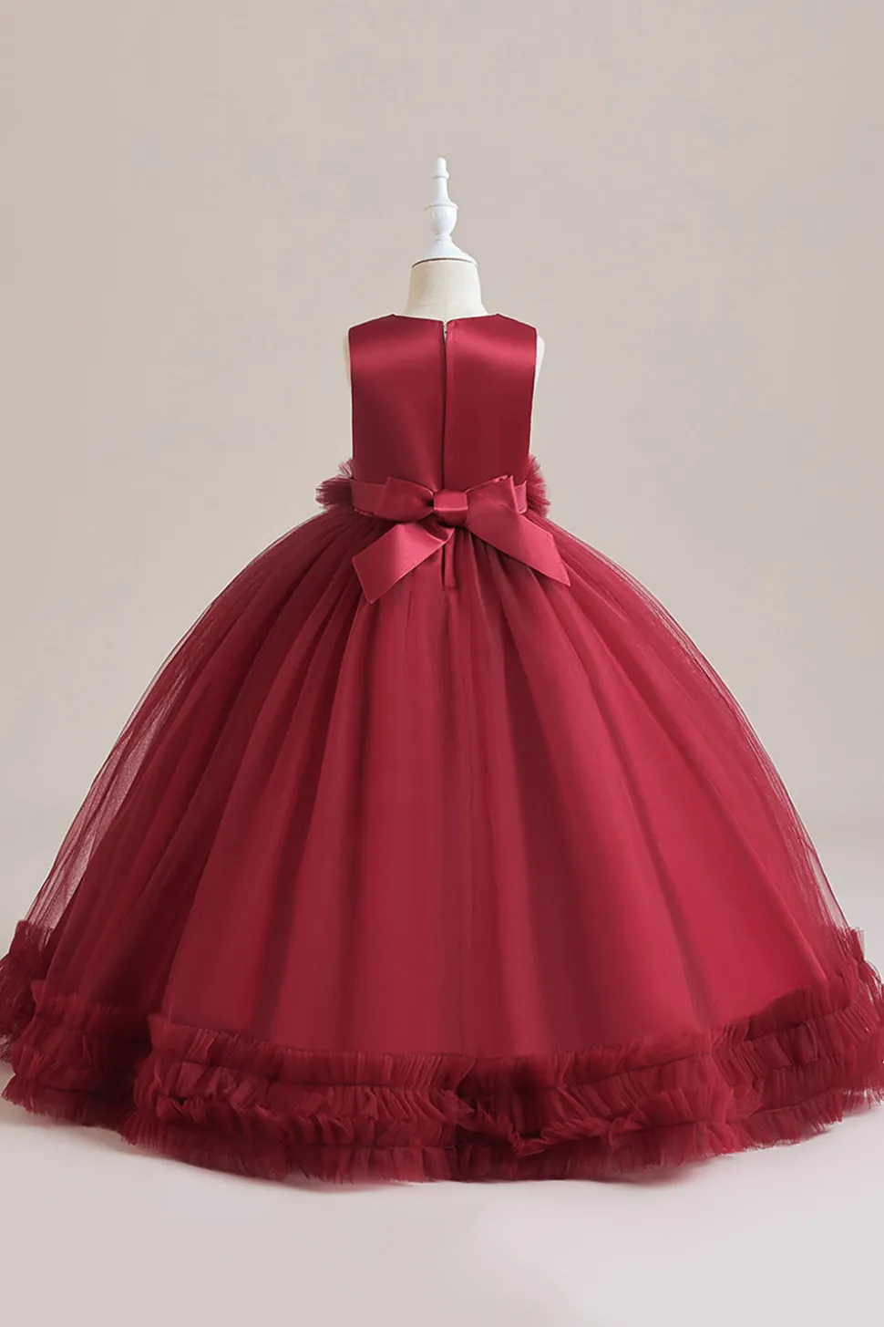 Tule verde sem mangas Um vestido de menina linha com renda