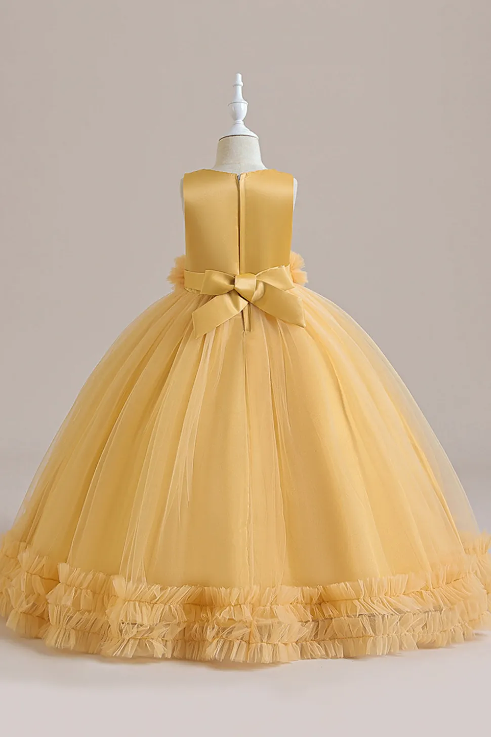 Tule verde sem mangas Um vestido de menina linha com renda