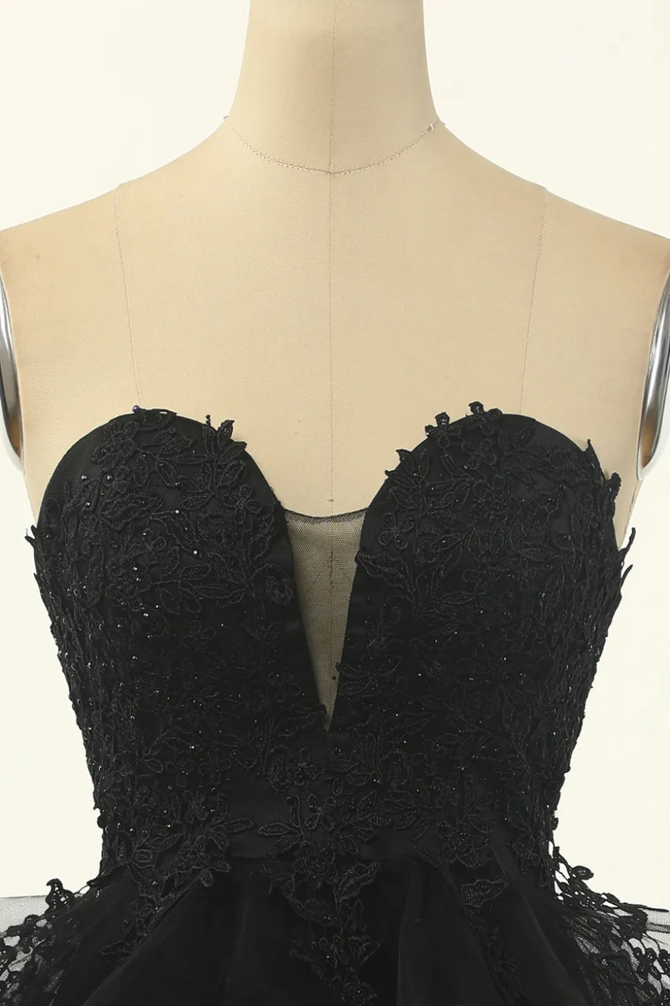 Tulle pouco vestido preto sem alças