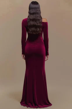 Um ombro cetim mangas longas vestido formal Borgonha com fenda