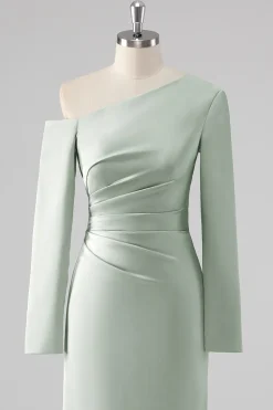 Um ombro cetim sage bainha vestido dama de honra com mangas compridas