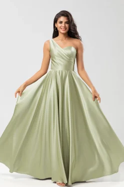 Um ombro cetim vestido verde dama de honra com bolsos