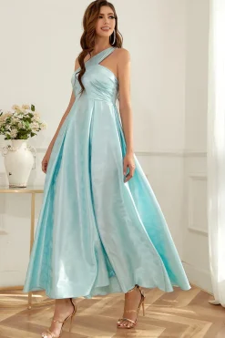 Um ombro claro verde vestido mãe