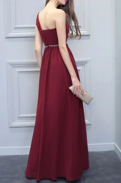 Um ombro do vestido longo de chiffon dama de honra com Beading