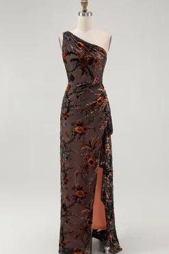 Um ombro preto floral bainha vestido dama de honra