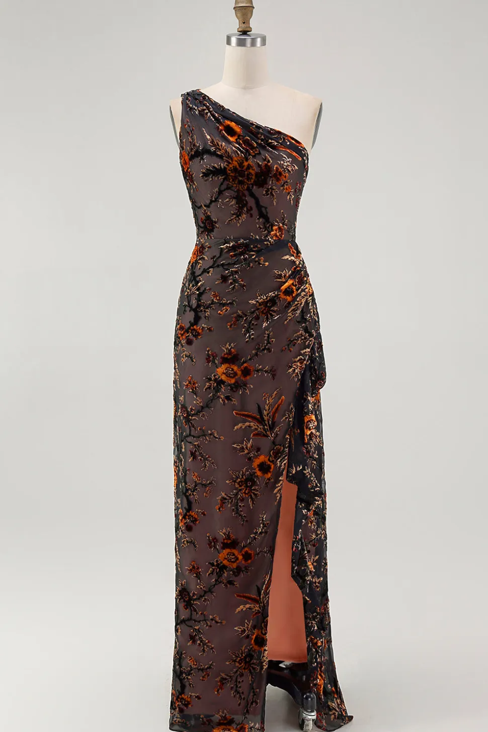 Um ombro preto floral bainha vestido dama de honra
