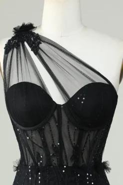 Um Ombro Preto Vestido de Cocktail com Appliques