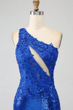 Um ombro real azul sereia baile vestido com fenda