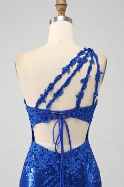 Um ombro real azul sereia baile vestido com fenda