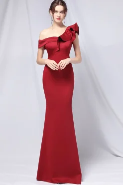 Um ombro simples vestido de baile