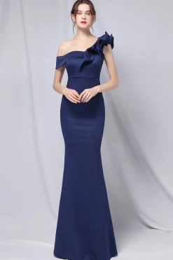 Um ombro simples vestido de baile