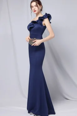 Um ombro simples vestido de baile