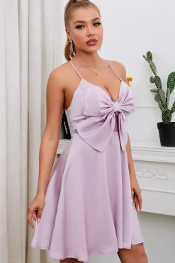 Um spaghetti de linha tiras roxo vestido de Festa curto