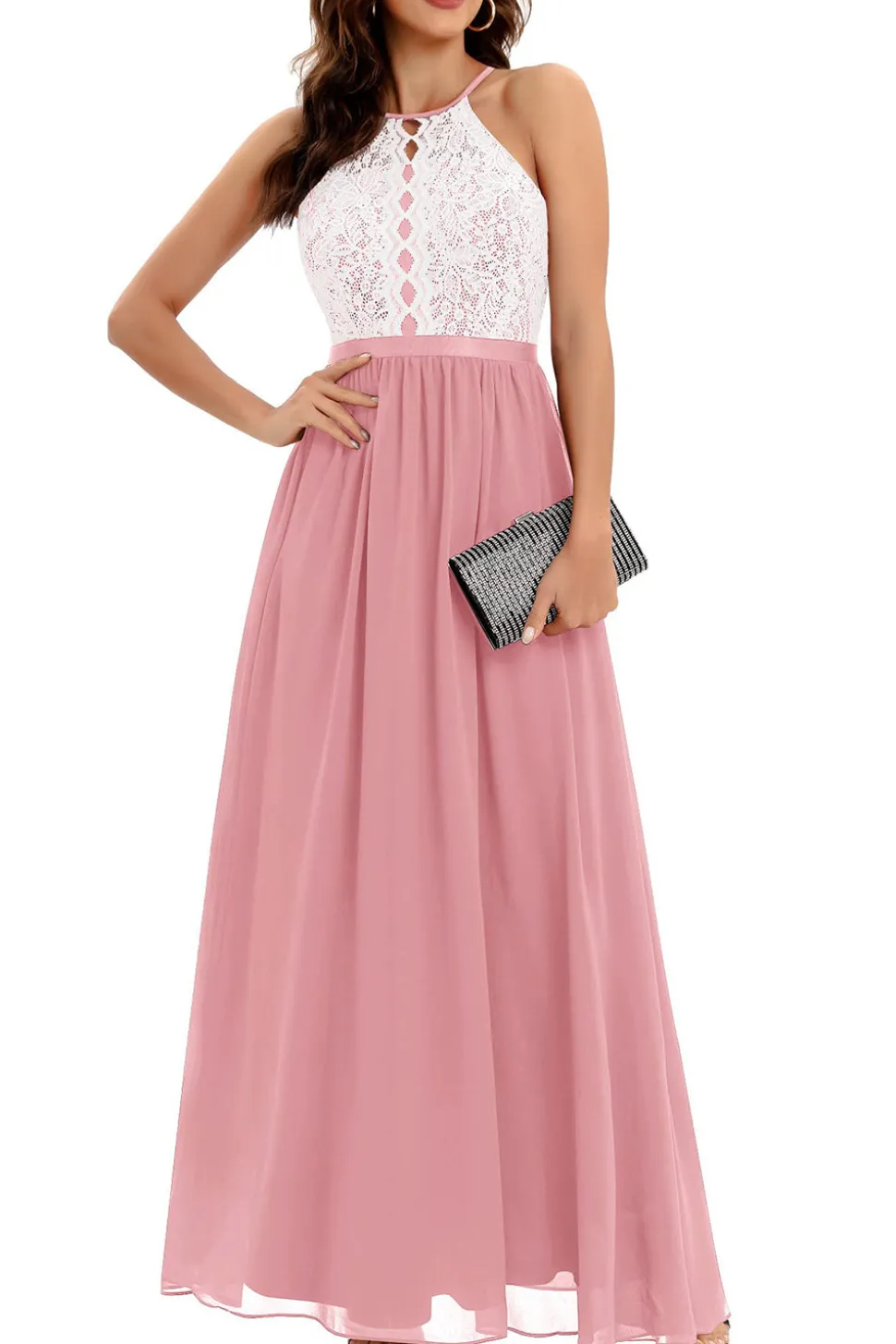 Um vestido de baile longo da marinha line halter com renda