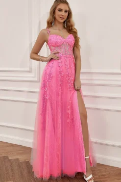 Um vestido de baile spaghetti de linha rosa